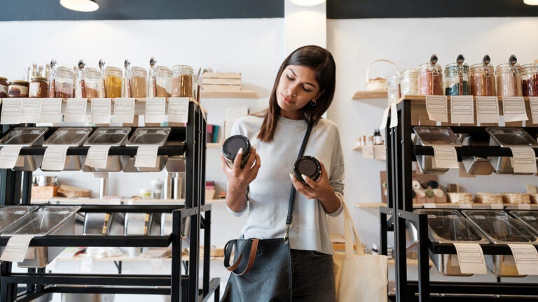 Soy rara y huyo de los cosméticos tóxicos